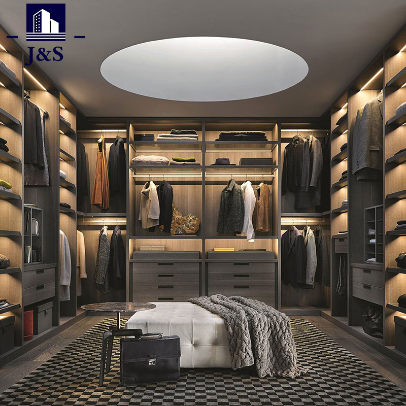 Mengapa Projek Anda Memerlukan Walk in Closet Tersuai?